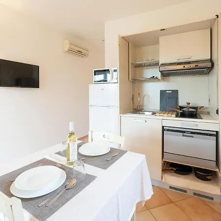 Relaxing Baia Dei Mirti Mono 3 Sleeps 3 Vignola Mare